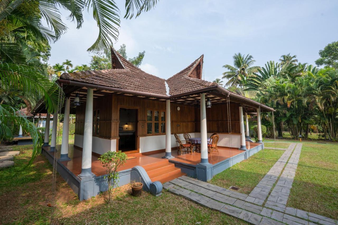 Ama Stays & Trails, Pathiramanal Villa Alappuzha Buitenkant foto